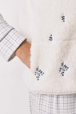 Women'secret Chaleco corto borreguito bordado blanco