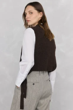 Pedro del Hierro Chaleco punto Marr&oacute;n Outlet