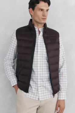 Pedro del Hierro Chaleco ultraligero Marr&oacute;n Best