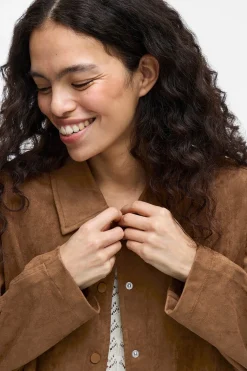 Vila Chaqueta antelina abotonada Marr&oacute;n Sale