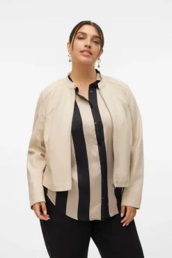 Vero Moda Curve Chaqueta efecto piel talla grande Beige Online
