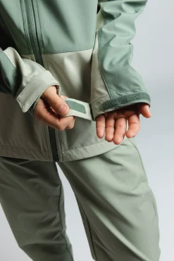 Izas Chaqueta softshell cortavientos acacia w kaki Discount