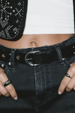 Springfield Cinturón estrellas y tachas metálicas negro Hot