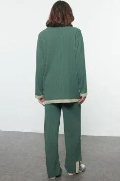 Trendyol Conjunto pantalón y camiseta punto con ribetes verde Sale