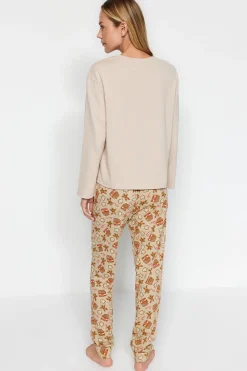 Trendyol Conjunto pijama Galleta jengibre Navidad beige amarillo Clearance
