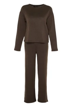 Trendyol Conjunto pijama largo invierno marrón marr&oacute;n