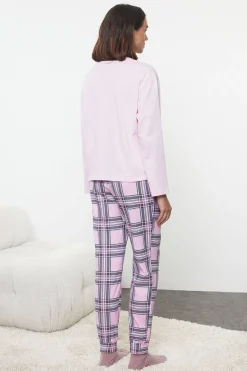 Trendyol Conjunto pijama Navidad cuadros rosa estampado