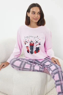 Trendyol Conjunto pijama Navidad cuadros rosa estampado