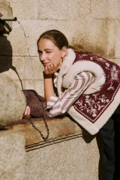 Hoss Intropia Daia. Chaleco bordado Granate Outlet