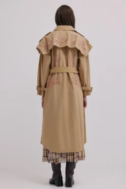 Hoss Intropia Danièle. Gabardina bordada Marfil New