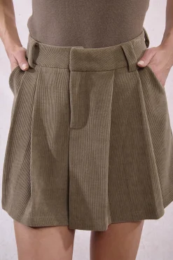 Molly Bracken Falda corta con pliegues Kaki Hot