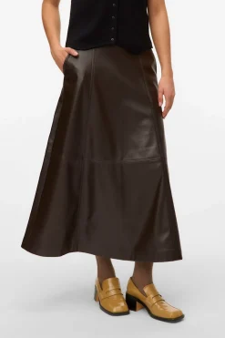 Vero Moda Falda midi efecto piel Marr&oacute;n oscuro Discount