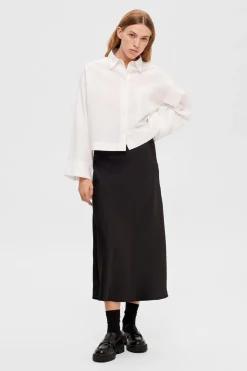 Selected Falda midi fluida confeccionada con materiales reciclados. Negro Hot