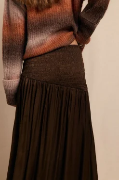 Slowlove Falda midi satinada Marr&oacute;n oscuro Hot