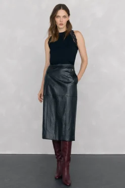 Pedro del Hierro Falda recta simil piel relieve Negro Hot