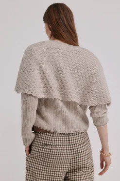 Hoss Intropia Inna. Cárdigan con capa Beige