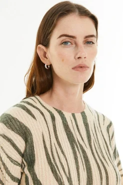 System Action Jersey estampado efecto animal print verde Sale