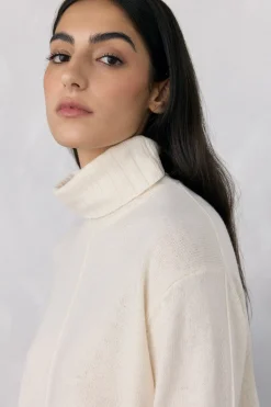 Pedro del Hierro Jersey lana cuello cisne costura central Crudo Best