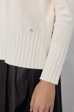 Pedro del Hierro Jersey lana cuello cisne costura central Crudo Best