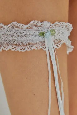 Ivette Bridal Liga encaje detalle flor marfil