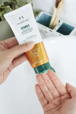 The Body Shop Limpiador Exfoliante de Vitamina C 100ml Multicolor Outlet