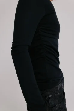 Hoss Intropia Magnolia. Top escote asimétrico Negro New