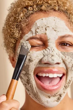 The Body Shop Mascarilla Cuidado Experto Purificante de Carbón del Himalaya Multicolor