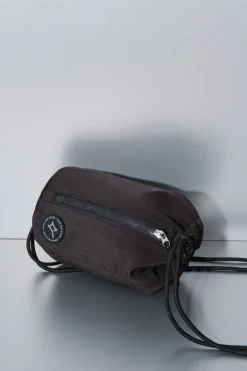 Dash and Stars Mini bolso bandolera nylon satinado negro Clearance