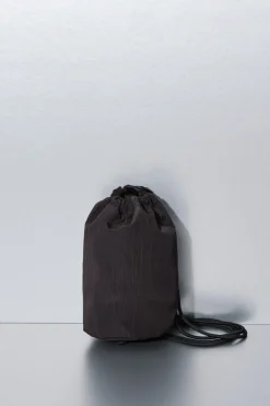 Dash and Stars Mini bolso bandolera nylon satinado negro Clearance