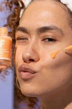 Freshly Cosmetics Mini sérum de vitamina C (15ml) blanco Online