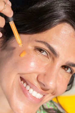 Freshly Cosmetics Mini sérum de vitamina C (15ml) blanco Online