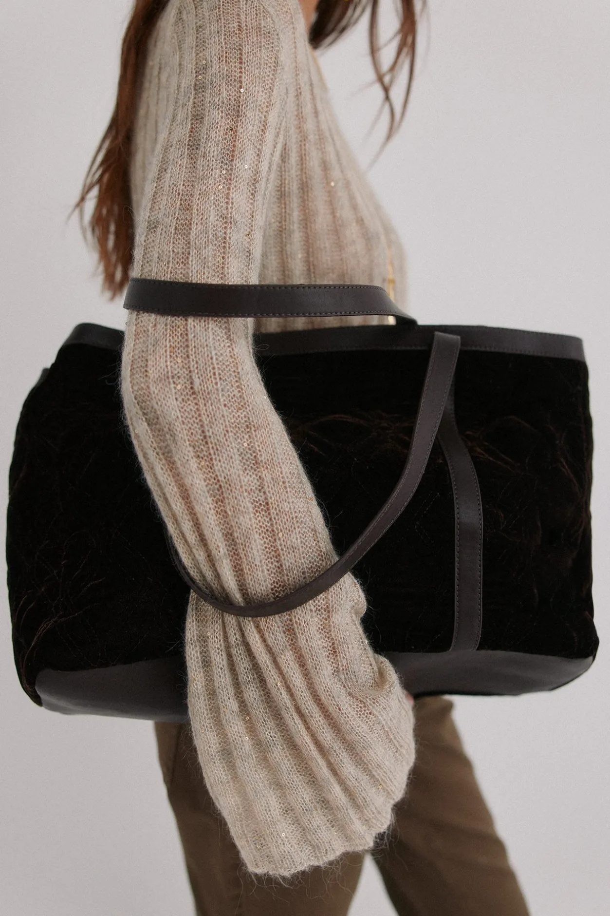 Hoss Intropia Neila. Bolso shopper de terciopelo Marron Clearance