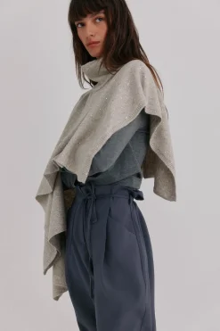 Hoss Intropia Nerea. Capa con lurex Gris Hot