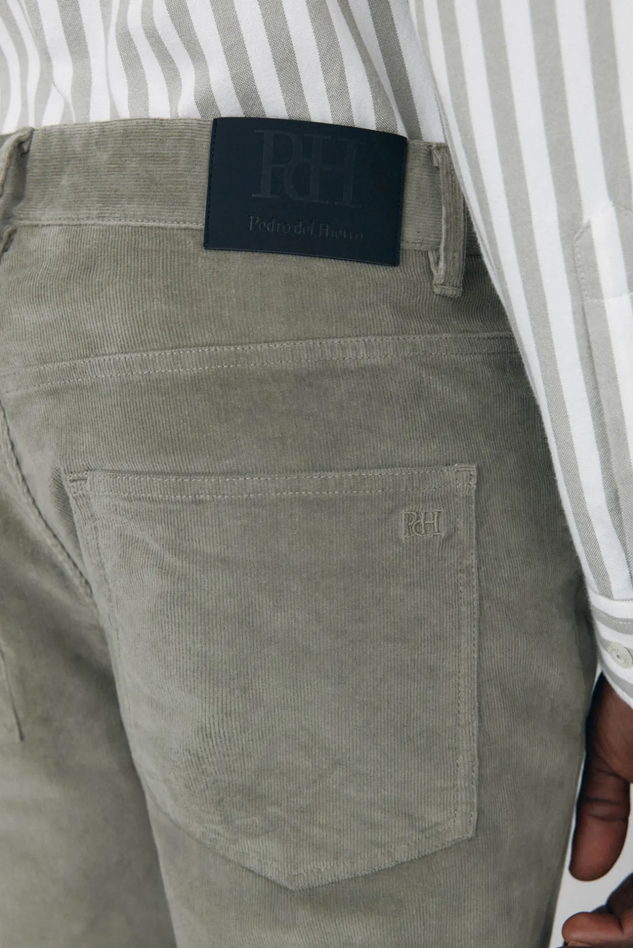 Pedro del Hierro Pantalón 5 bolsillos pana slim fit Verde Outlet