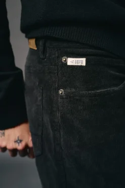 OOTO Pantalón 5 bolsillos slim fit pana Negro Hot