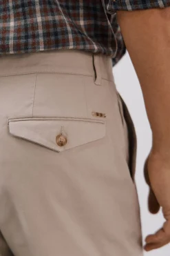 Cortefiel Pantalón chino confort regular fit Beige Outlet