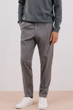 Cortefiel Pantalón chino confort tapered fit Gris Clearance