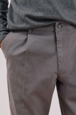 Cortefiel Pantalón chino confort tapered fit Gris Clearance