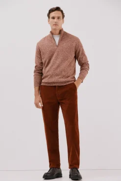 Cortefiel Pantalón chino pana Marr&oacute;n Hot