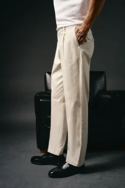 OOTO Pantalón chino pinzas Marfil Clearance