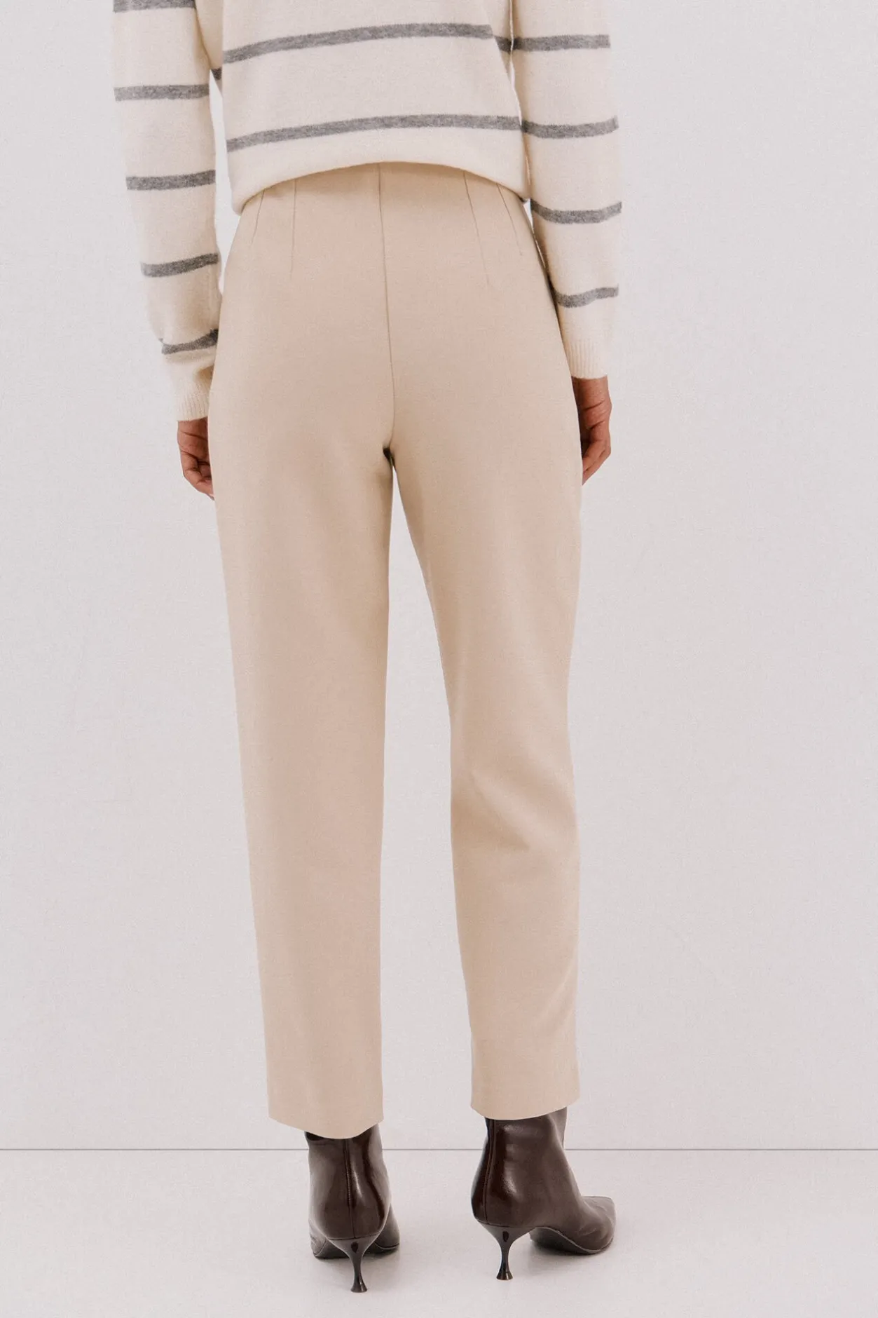 Cortefiel Pantalón cremalleras Beige Hot