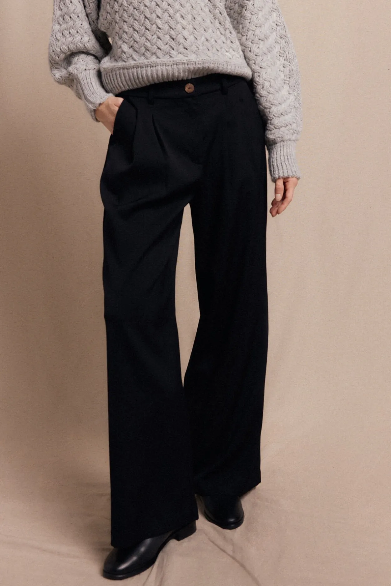 Slowlove Pantalón de pinzas Negro Hot