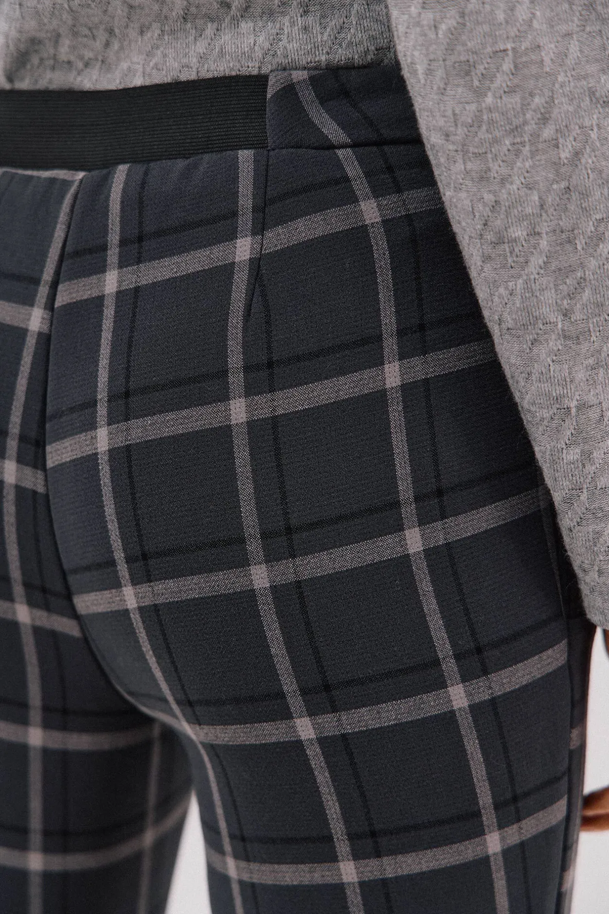 Cortefiel Pantalón elástico confort Estampado gris Outlet