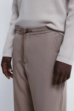 Springfield Pantalón jogger fluido nude