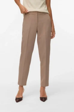 Vero Moda Pantalón largo de vestir Marr&oacute;n New