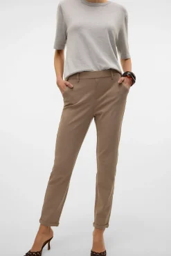 Vero Moda Pantalón largo de vestir Marr&oacute;n Hot