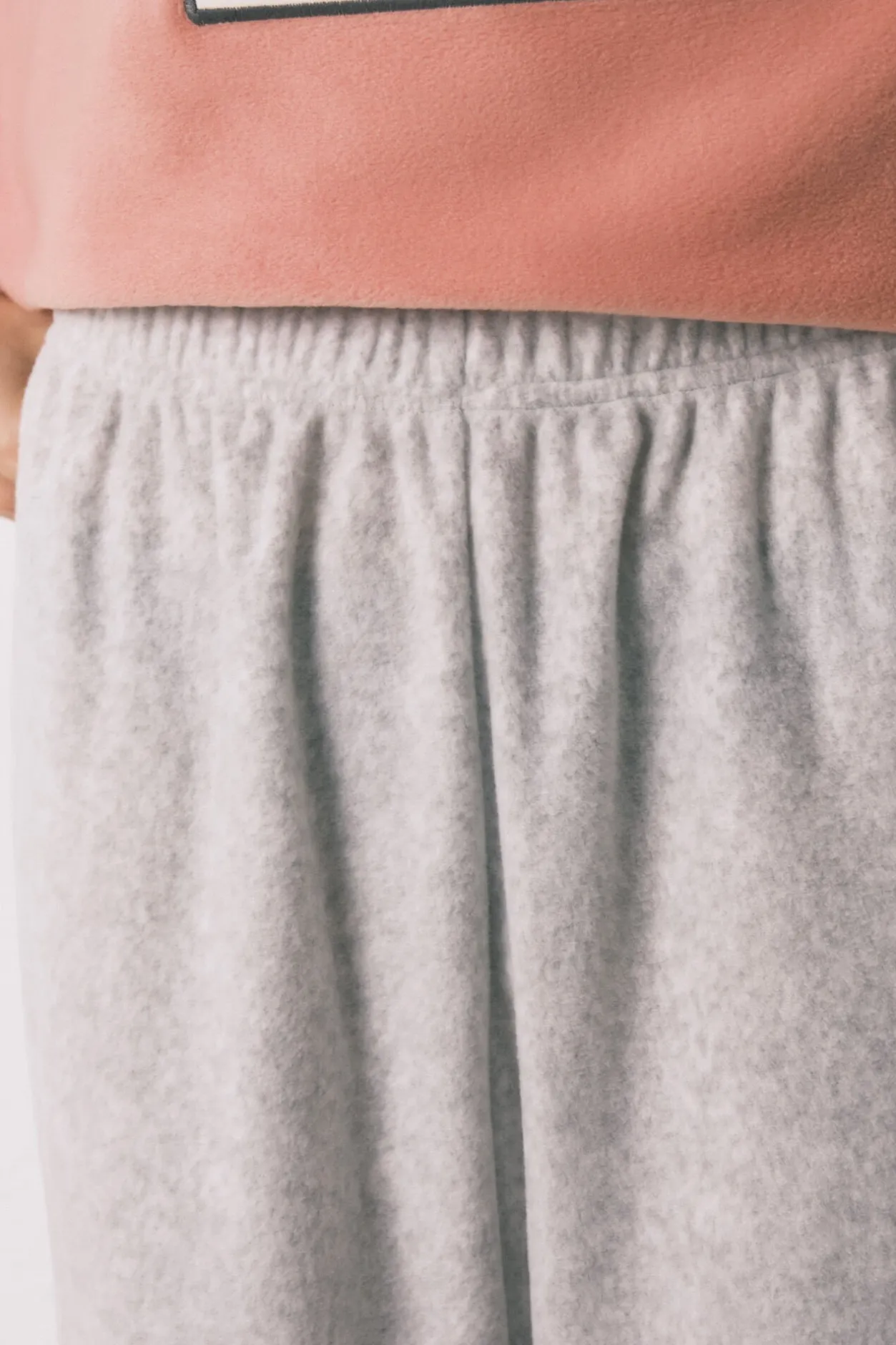 Women'secret Pijama largo polar suave y gris Pingu rosa New