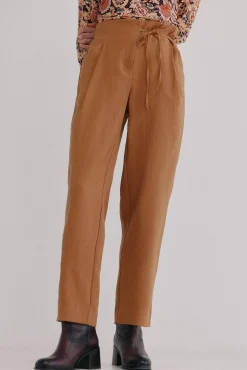 Hoss Intropia Piper. Pantalón con lazada Beige Online