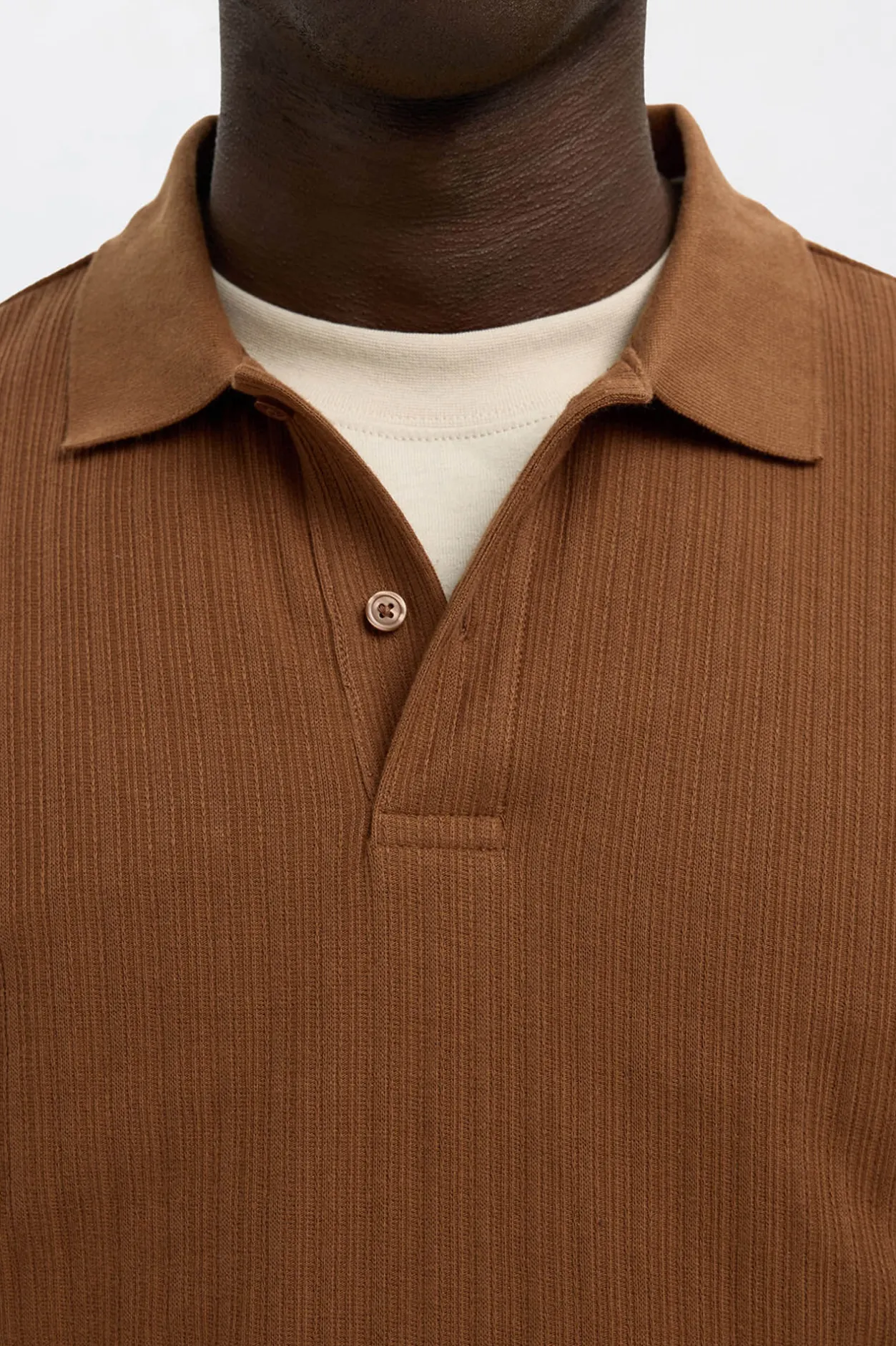 Selected Polo Rib de manga corta Regular Fit. Marr&oacute;n oscuro Clearance