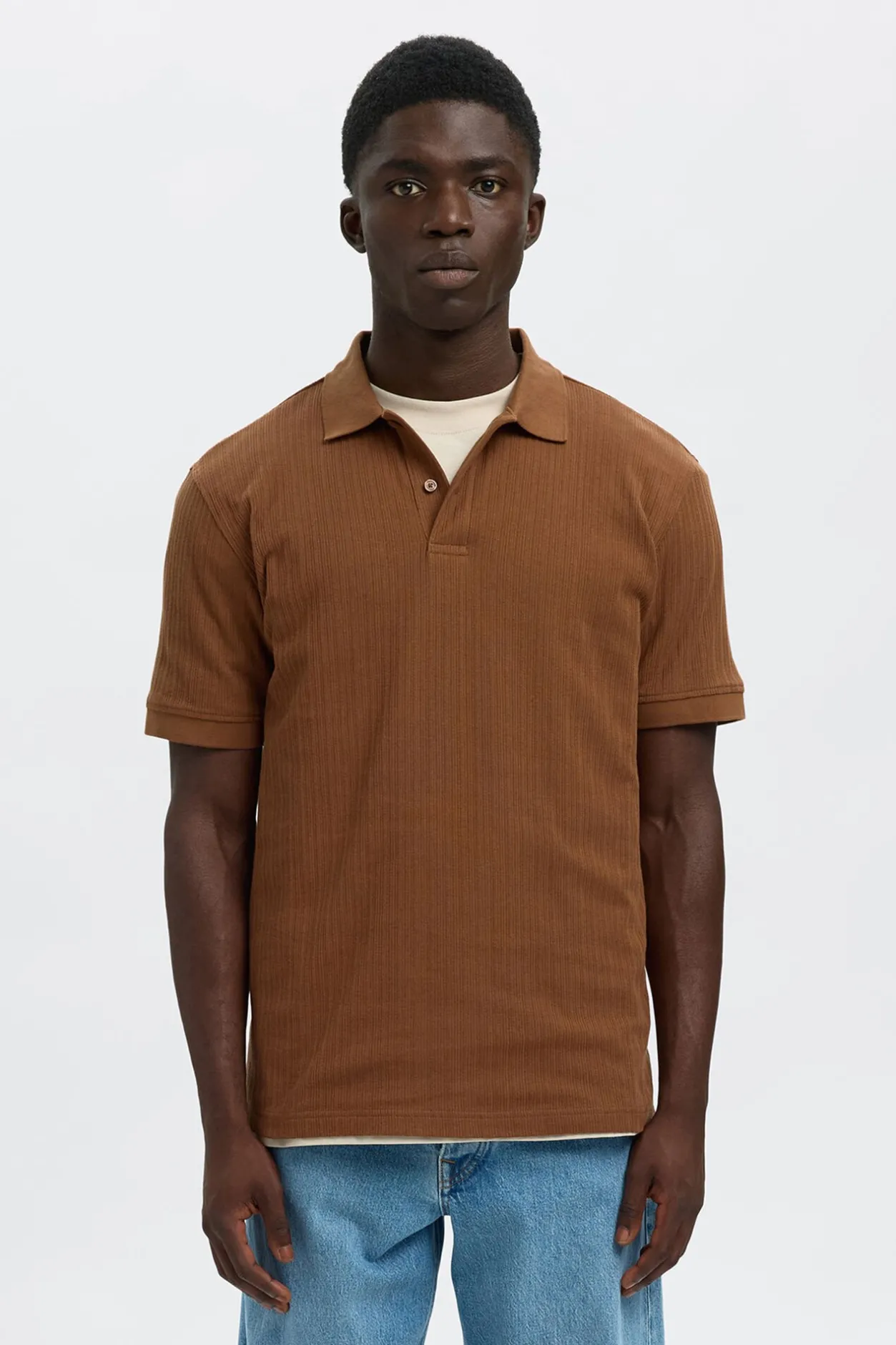 Selected Polo Rib de manga corta Regular Fit. Marr&oacute;n oscuro Clearance